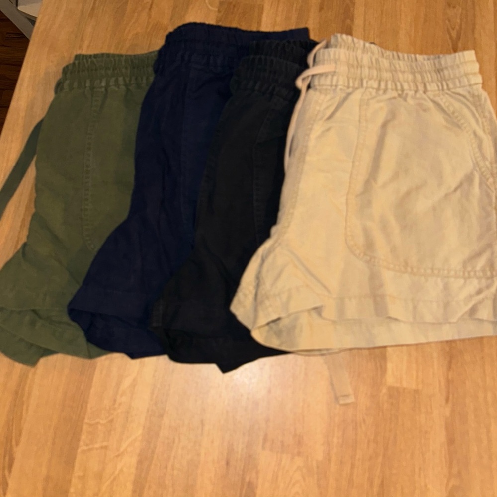 Women’s J. crew linen shorts, Bundle of 4 ,
Size Small